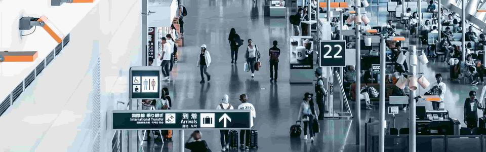 Blog-Key-Applications-of-Technology-in-Airports-and-the-Aitline-Industrky.jpeg